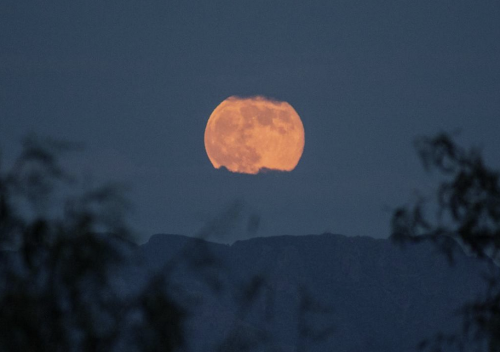 nevver: Extra-Supermoon