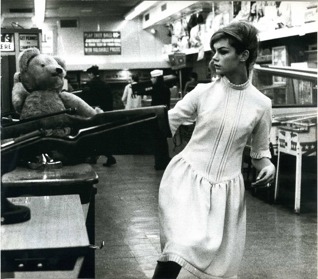 yourwhitedreams:  Jean Shrimpton in &ldquo;Young ideas go west&rdquo;,
