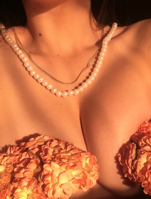 Porn glitterdrug:  La Vie En Rose. photos