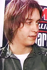 call-it-fate-call-it-karma:Julian Casablancas NME Awards 2002