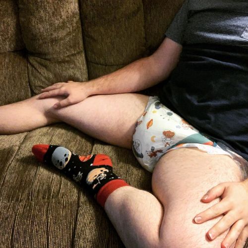 Don’t me me just watching some TV in my&hellip;hey where did my pants go?!?!? #abdl #abdlcommunity #