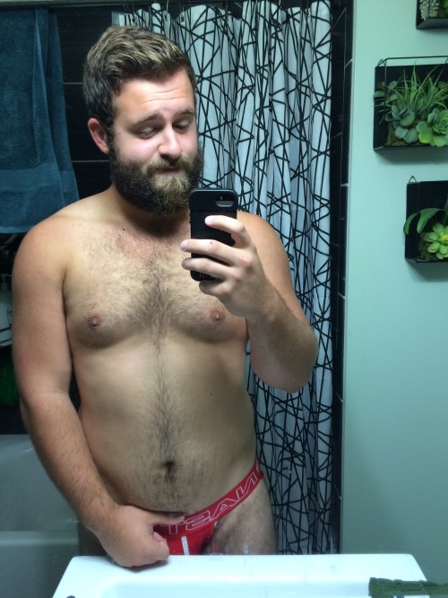 mysquatchinlife: liljohnbear:  ✌🏼👊🏼  Sexy af. Want. 