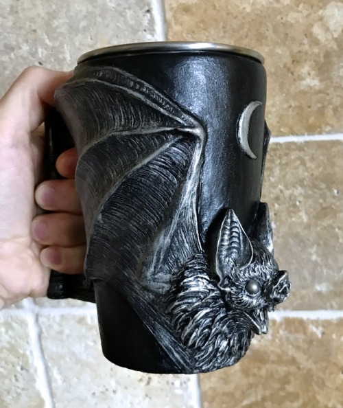 foxtrot-witch:michaeldellamorte:Vampire Bat Mug, by Dellamorte & Co.https://www.etsy.com/shop/De