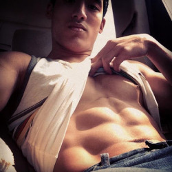 aznboizaresex:  Julian Roxas (via VinVin) 