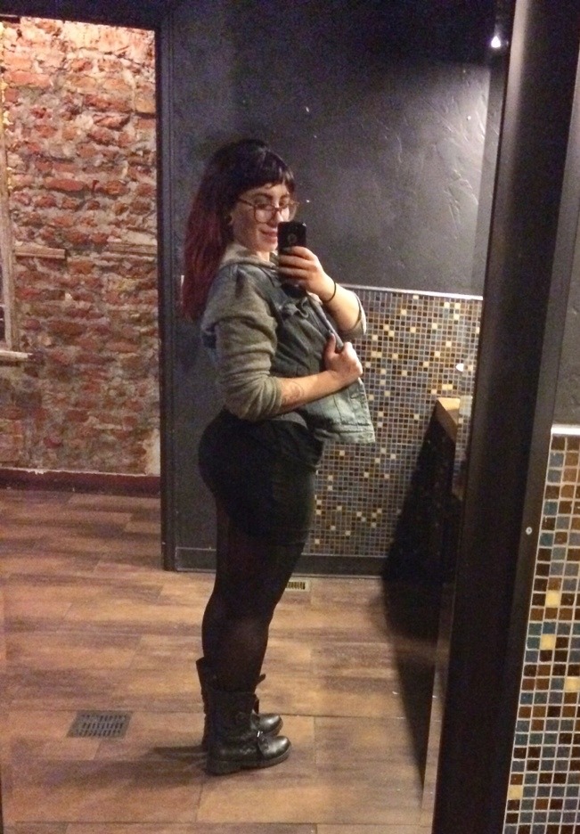 anntithesis:  Bathroom selfie from the other night when I was wondering why my ass