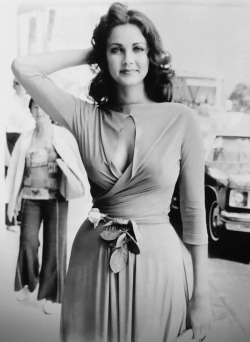  Lynda Carter - 1970s. (via vintageruminance)