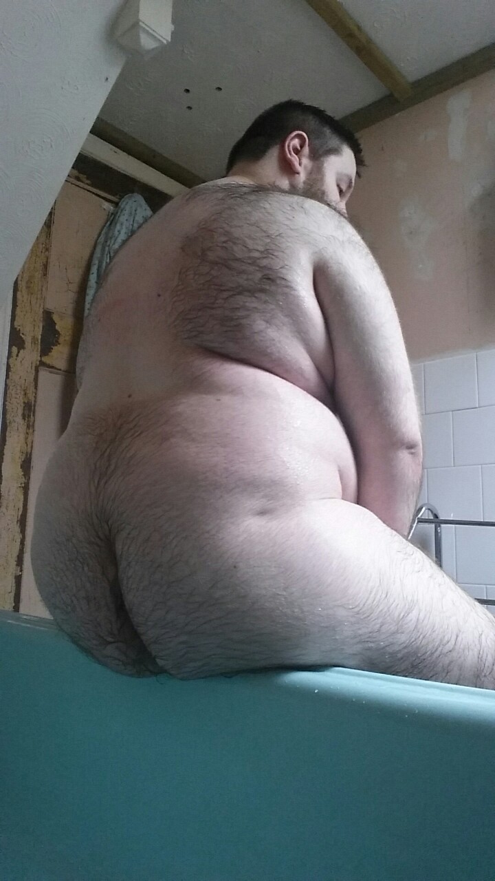 chubbyaddiction:  oome88:  BOOTY!  No words, well ok this, DAMN HOT!