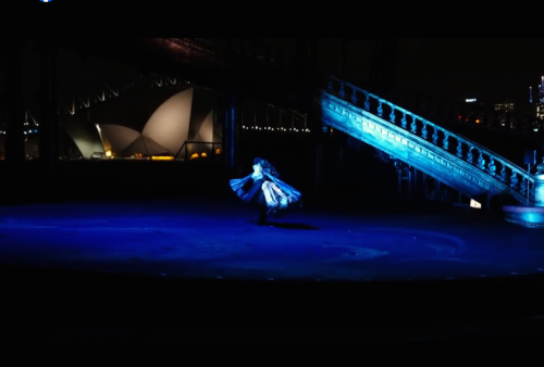 operafantomet:To fill the giant stage and scenery, the POTO Sydney Harbour offers just the right dos