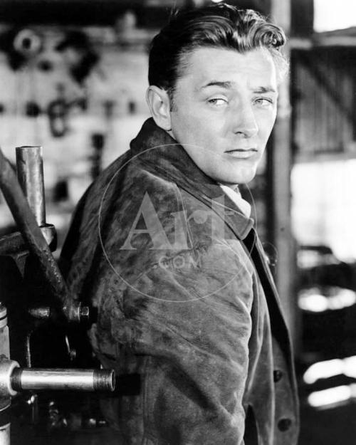 Robert Mitchum in Out of the Past (Jacques Tourneur, 1947)