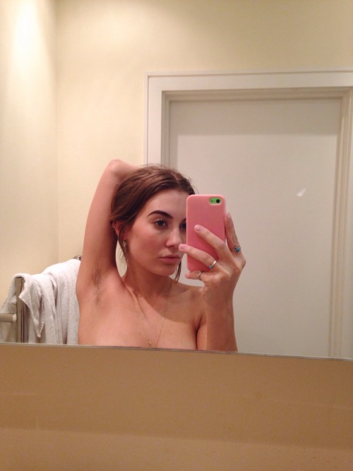 Porn Pics catnip-princess:  Highest bathroom mirror