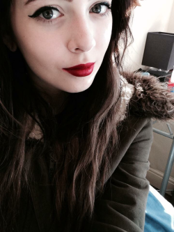 urpooo:  the older i get the younger i seem to look ft rushed lipstick  ig + twitter @daynaxrose