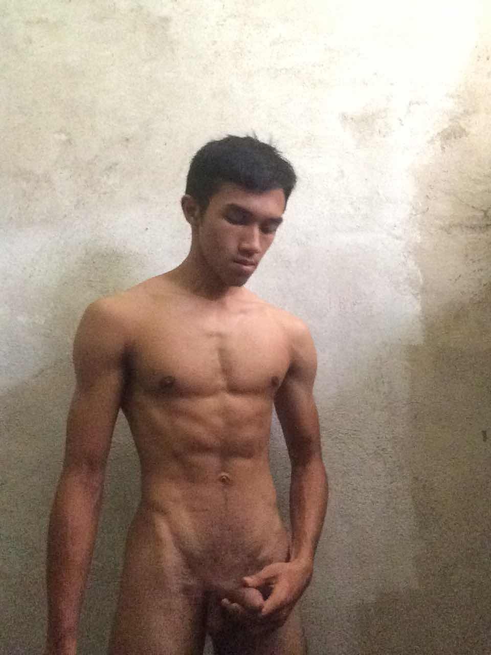 hakimkecil5:  Part 2. Nak tengok mamat hensem ni melancap sampai pancut? - Reblog