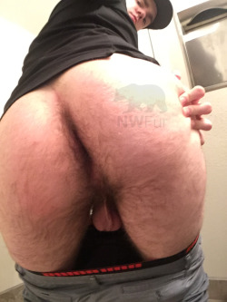 nwfur:  And for tonight’s entree: my butt.Enjoy. 😘