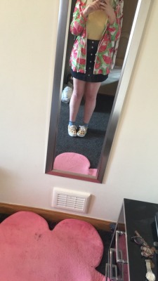 Daddyscuddle:  I Am Feeling Super Duper Cute And Summer-Y Today And I Wish I Didn’t