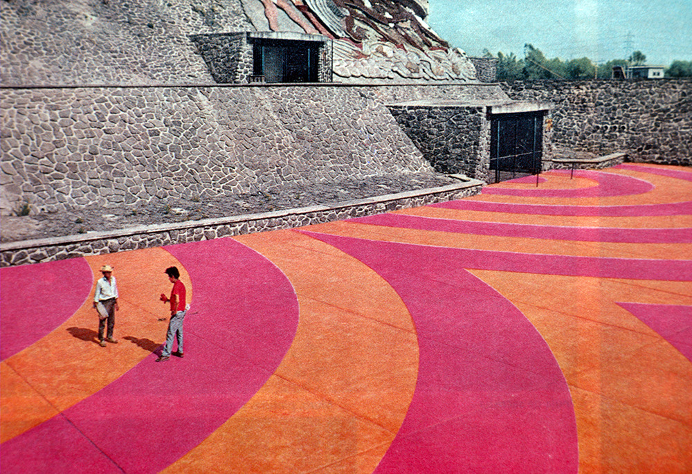 tomorrowcomesomedayblog:Mexico Olympics stadium plaza supergraphics, designed by