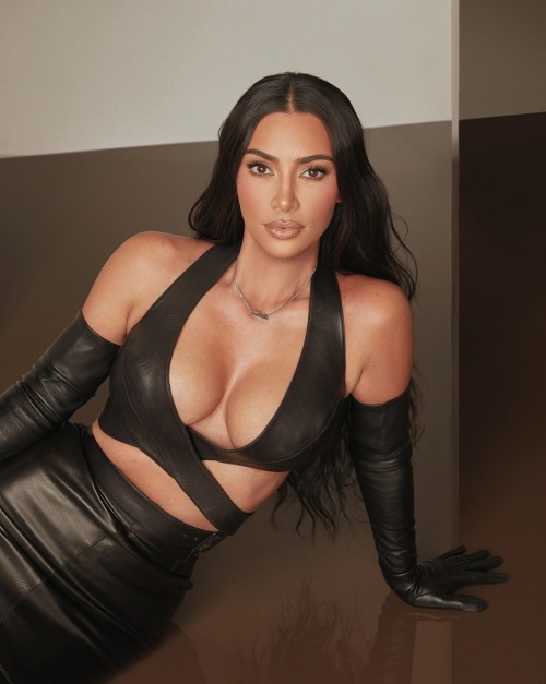 celebpicss:Kim Kardashian  porn pictures