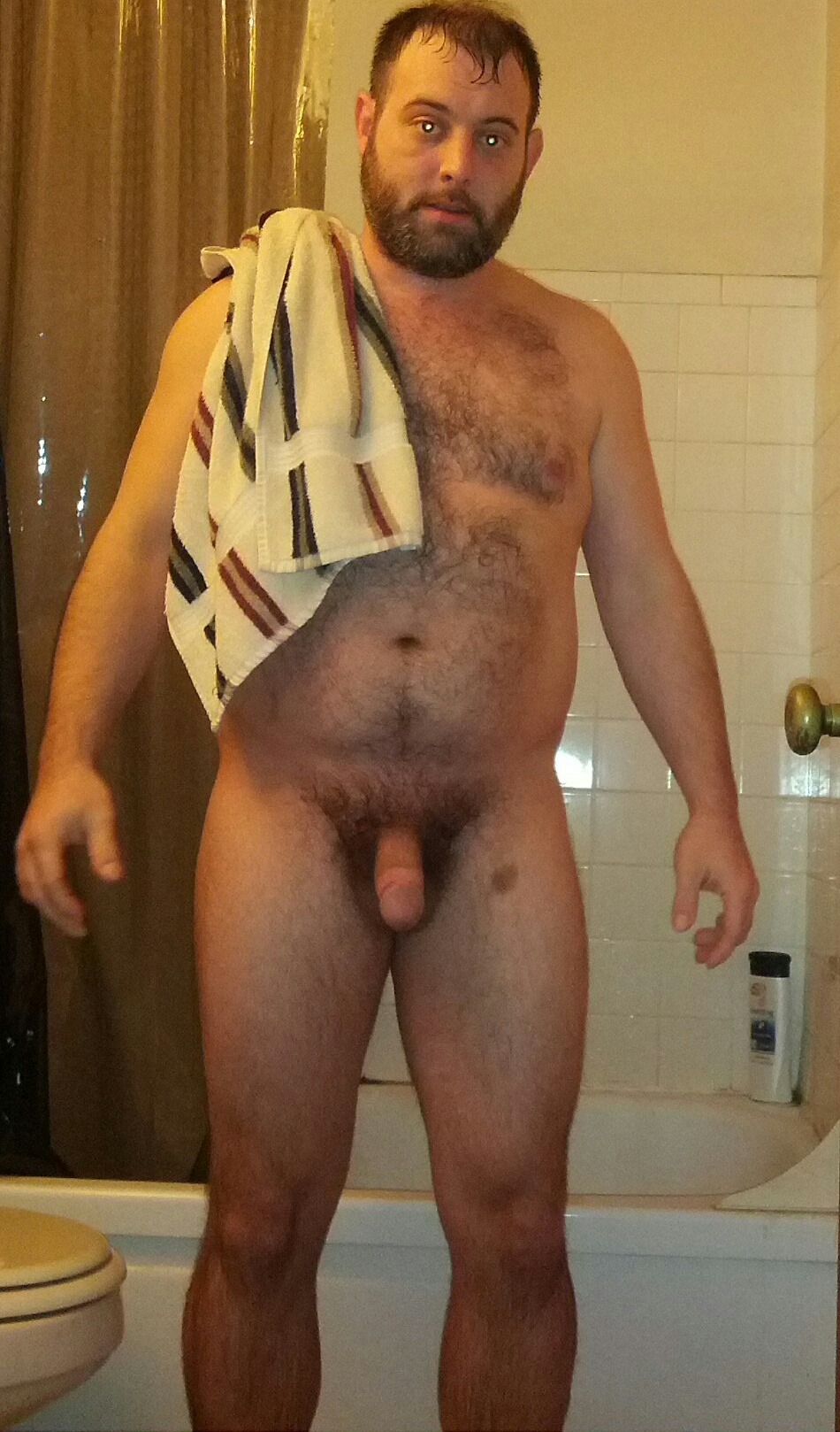 imhereforthemen:  drying off after a shower  Thanks for the large photo set. Looking