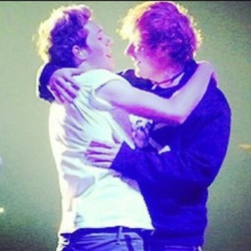 Awwww! Ed and Niall! ☺