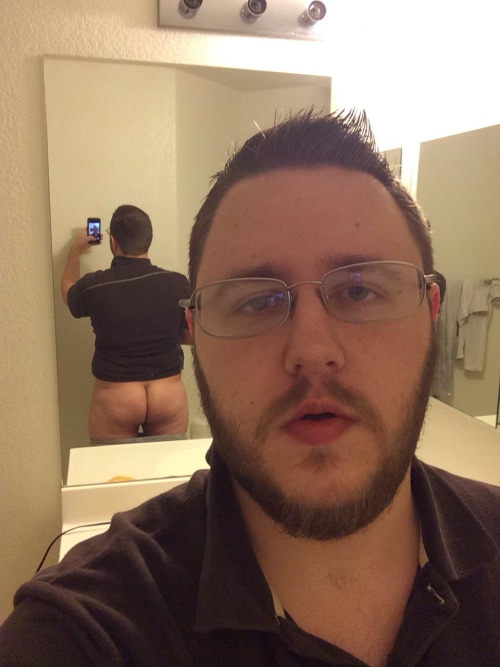buriedbygayflesh:  I kiss you 