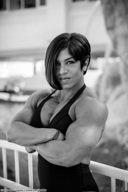 lv4femalemuscle:  Gillian Ward