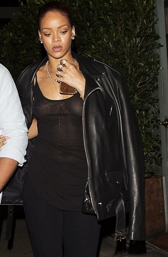 hotsexyfemalecelebs:  Rihanna 