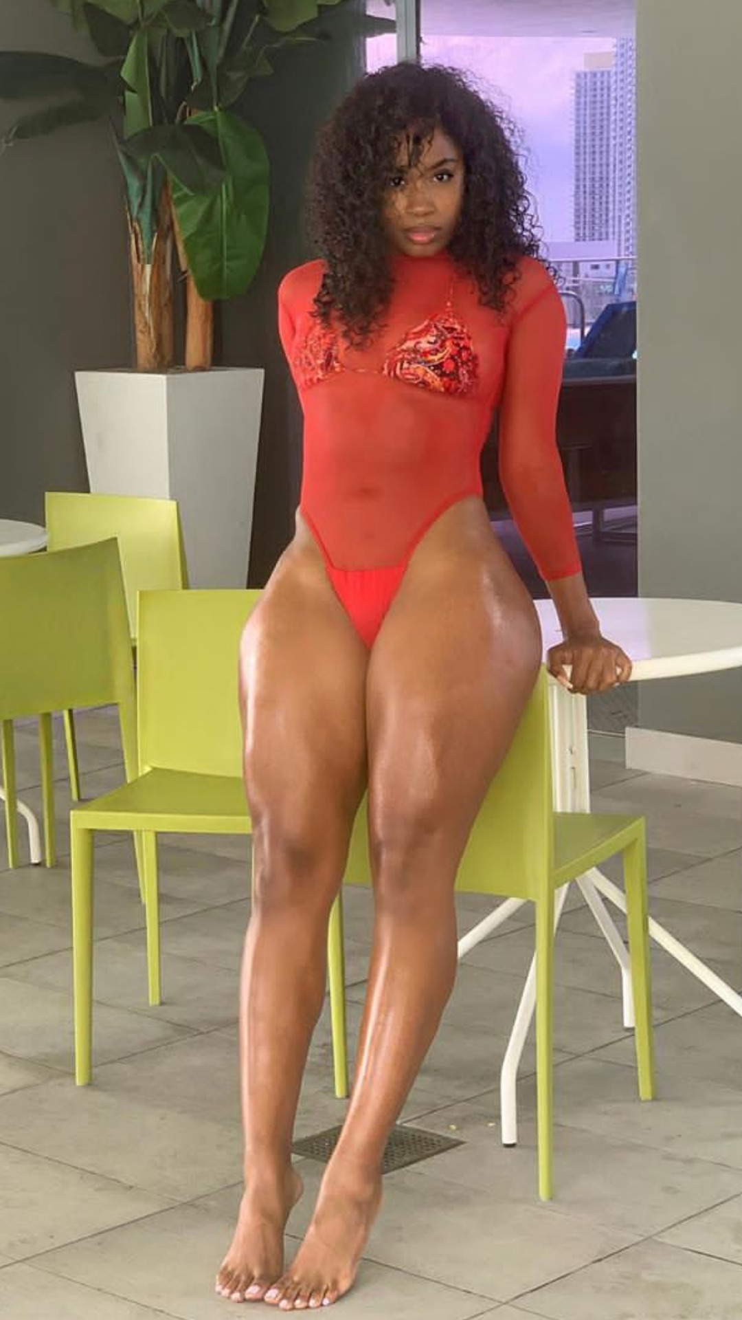 thickhoneys24:girlinstagrannn:So damn fine 😩