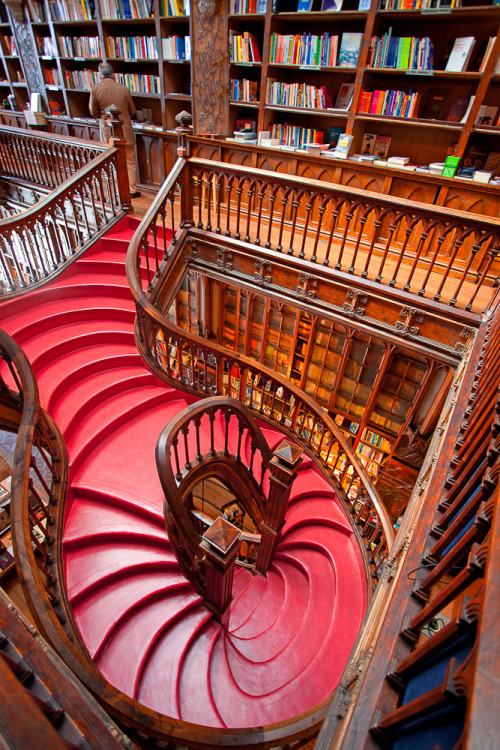 Livraria Lello - a marvellous bookshop in Porto (Portugal) that inspired the grand staircase of Hogw