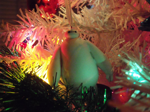 rpdofficer: “Are you satisfied with your holiday?” Baymax is enjoying himself in my Chri