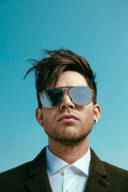 romantcova:  Adam Lambert