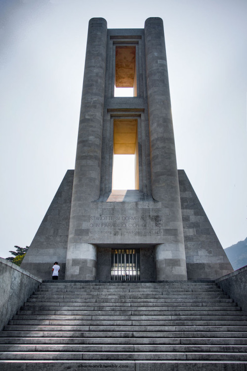 Monumento ai caduti di Como09-2017 - Como, Italia