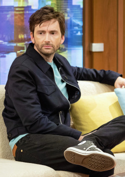 dtennantphotos:  David Tennant on Good Morning America (18.11.15) 