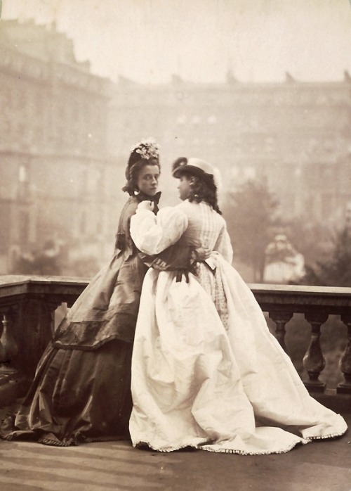 Isabella Grace and Florence Elizabeth Maude at Princes Gardens; Photographic Study by Lady Clementin