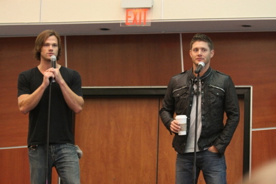 astra-lux:  Why does Jared    always sit/stand to the left    of Jensen?    I mean, every time they appear together    Jared is ALWAYS on the Left    I don’t understand wh- OH. Oh.        Life makes a bit more sense now. 