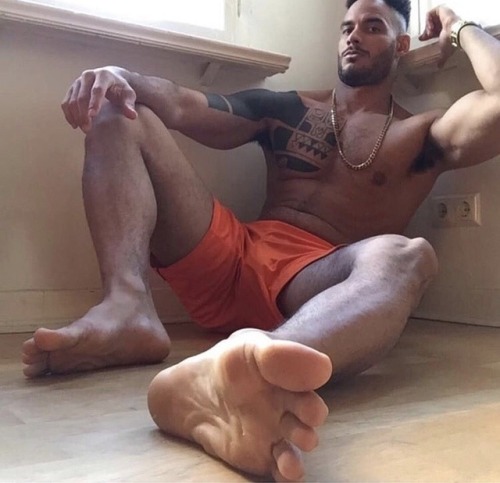 whtnblkfreaks:  knk988:  Tell me more about him please …. just wanna see more hhhhmmmm i love his style    Black men feet matter 