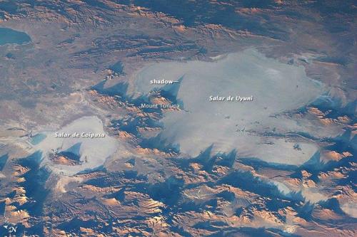 Flowing withinThe great saline lakes and salt flats that litter the high Andean Altiplano and shelve