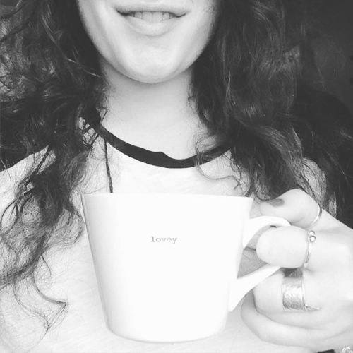Tea Break Time!! ☕️ #selfie #curlyhair #lovely #teabreak