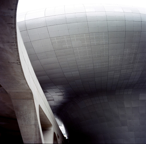 Untitled by Wei WangVia Flickr:camera : hasselblad 500clocation : Dongdaemun Design Plaza