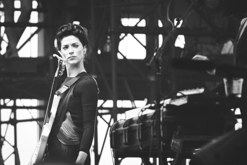 erictra:  Destroy all humans!Annie Clark of St. Vincent live @ SASQUATCH! Music FestivalPhoto: Eric Tra