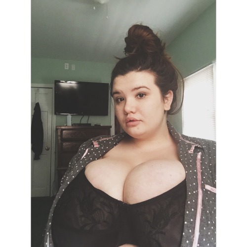 extremebodiez:  Katilyn. Effing Giant Tits