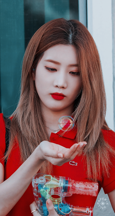 『KIM LIP』saved? reblog or like© kiss my lips.