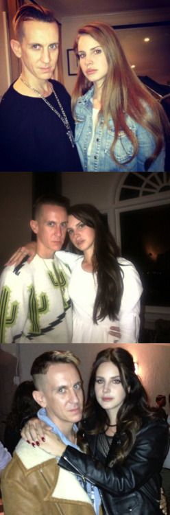 ridinwithlana:  flopico:  Jeremy gets picture with Lana and she immediately looks druggie chic   Follow for more of Queen Lana!