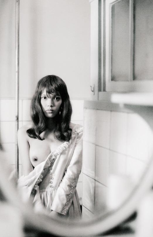 bullesdejapon: Hiroko Arahari in Hajime Sawatari’s Kinky photobook.