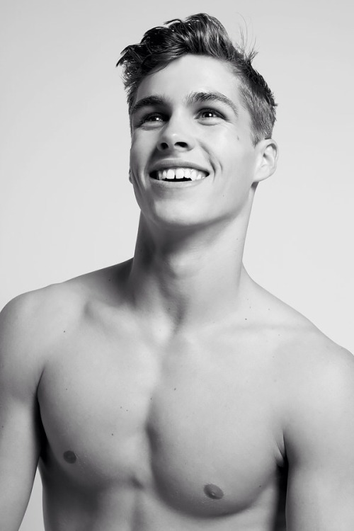 dariopenn:  Jon Herrmann by Dustin Mansyur & Marc Sifuentes 