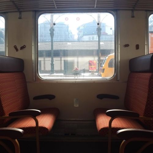 The magic train, Part 2 Fujifilm X100 . . . . . #train #trainride #porto #photography #fujifilm #fu