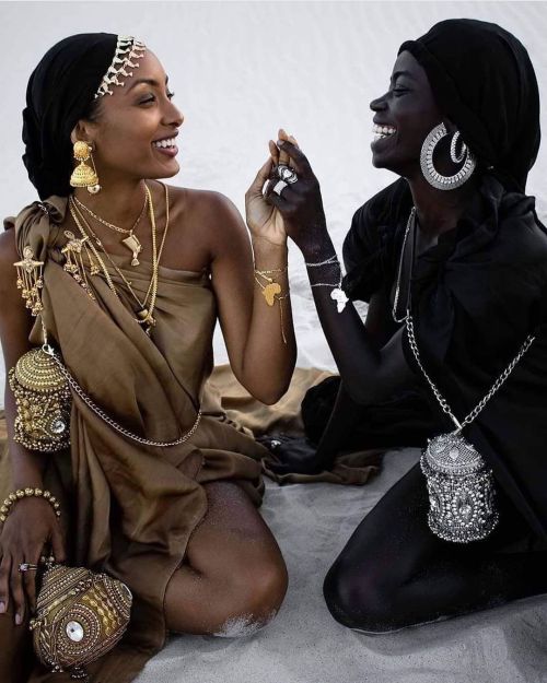 Sisterhood ++@africatalkwithwisdom Black is beautiful….in all our varied complexions! Follow 