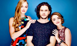 kinginthenorths:  Game of Thrones Cast | Entertainment Weekly’s SDCC 2014 Portraits  &hellip;&hellip;&hellip;&hellip;..HUGE fan!!!