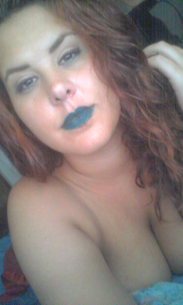 toxicwaxrainbows:  How I fell asleep in my make up and dint end up with green lipstick