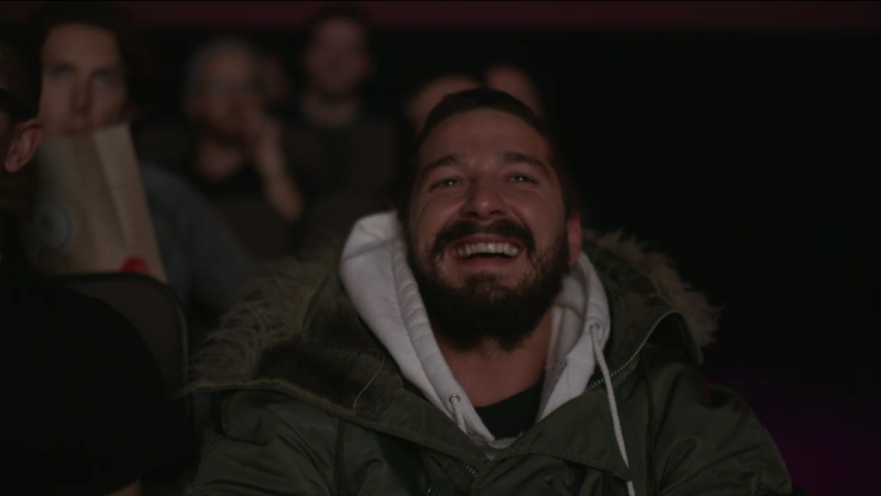 thekeyofreason:  small-yawn:  he’s so happy watching holes!!!  This is all I wanted