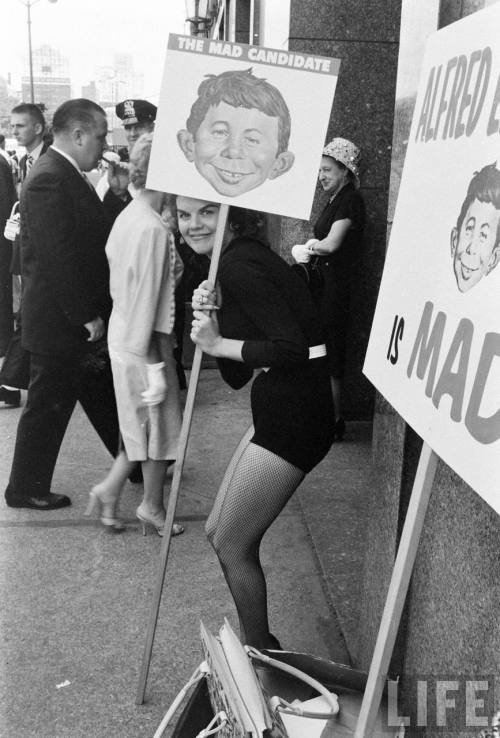 Mad Magazine at the Republican National Convention(Michael Rougier. 1960)