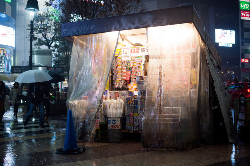 lkazphoto:  Newsstand, Shibuya （渋谷）